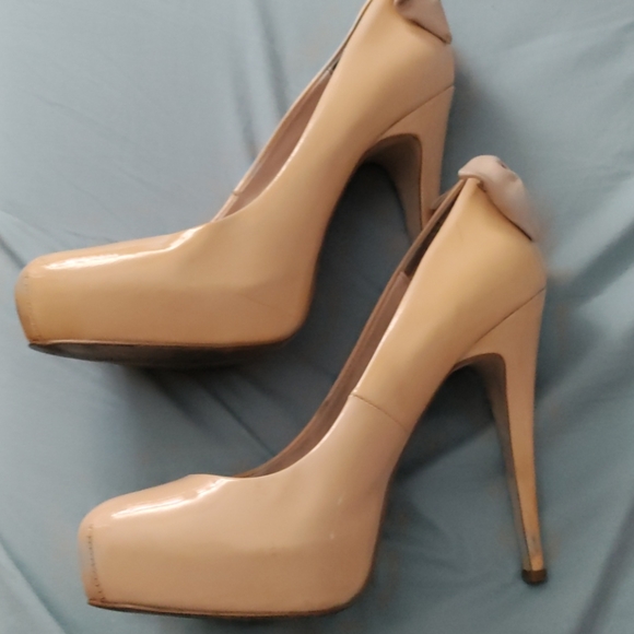 Dolce Vita Sky High Nude Bow Heel Stilettos - Picture 12 of 12